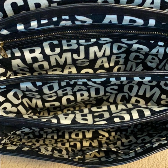 MARC JACOBS LARGE LEATHER CROSSBODY & SHOULDER BAG - Picture 3 of 5